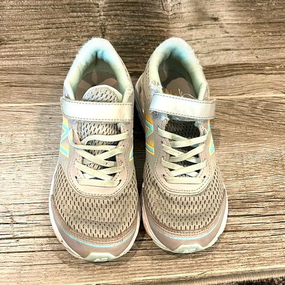 Fairly used gray new balance - Picture 1 of 2